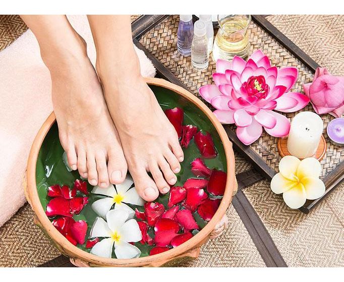 How to Get a Perfect Manicure and Pedicure at Home