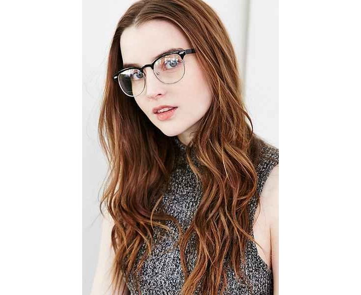 7 Reading Glasses of This Season to Make a Fashion Statement